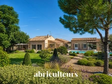 Superbe Propriété de 245 m²<span></span>Terrain de 5 700 m² avec piscine<span></span>Chassors (16200)