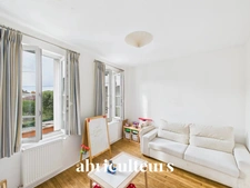 Elégante maison de ville<span></span>3 chambres<span></span>135 m²<span></span>Cognac