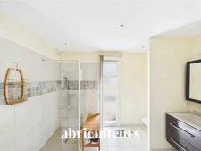 Maison de 242 m² avec piscine et dépendance à Mortagne-sur-Gironde