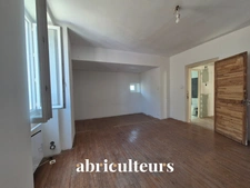 Maison à rénover<span></span>7 pièces<span></span>160 m²<span></span>Jarnac centre-ville