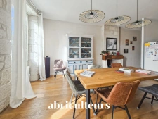 Superbe duplex<span></span>182 m²<span></span>6 pièces<span></span>Saintes centre-ville