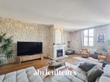 Superbe duplex<span></span>182 m²<span></span>6 pièces<span></span>Saintes centre-ville