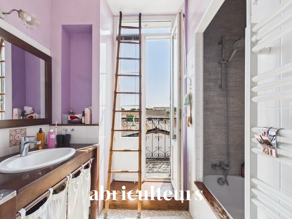 Maison de ville de 90 m² avec cour et 4 chambres en vente à Saintes (17100)