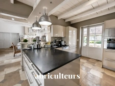 Superbe Propriété de 245 m² - Terrain de 5 700 m² avec piscine - Chassors (16200)
