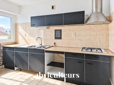 Appartement 5 pièces de 84 m² avec cave et place de parking – Cognac