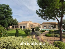 Superbe Propriété de 245 m² - Terrain de 5 700 m² avec piscine - Chassors (16200)