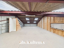 Local d'activité de 516 m2<span></span>1h de PARIS