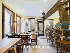 Local commercial avec terrasses<span></span>152 m²<span></span>Secteur dynamique<span></span>199 800 € TTC