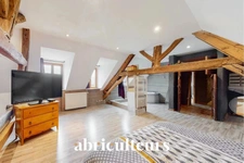 Ancien Corps de Ferme Rénové<span></span>260 m²<span></span>Terrain 1 650 m²<span></span>390 000 € FAI