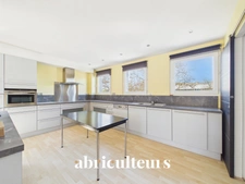 Local commercial<span></span>44 m²<span></span>1 pièce<span></span>Luisant
