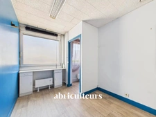 Bureaux lumineux avec vue jardin – 39 m² - Centre ville de Chartres 79 000 € TTC