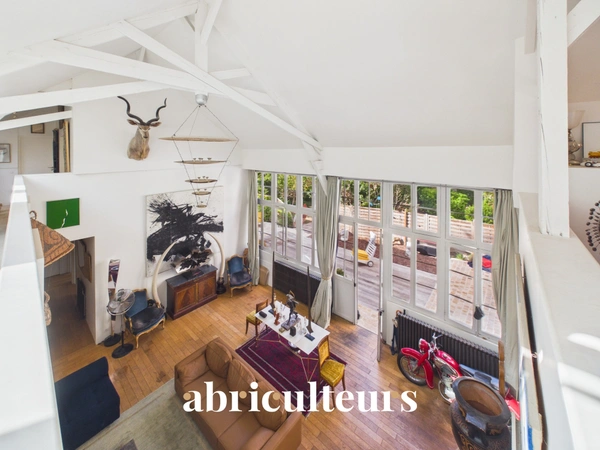 Maison  de 250 m² au calme absolu avec terrasse d'exception et studio indépendant Coeur de ville proche cathédrale
