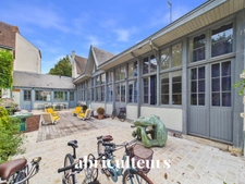 Maison  de 250 m² au calme absolu avec terrasse d'exception et studio indépendant Coeur de ville proche cathédrale