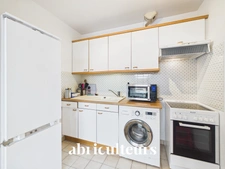 Appartement MEUBLÉ 2 pièces <span></span>49,76 m²<span></span>2e étage avec parking<span></span>Chartres