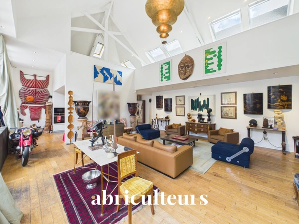 Maison  de 250 m² au calme absolu avec terrasse d'exception et studio indépendant Coeur de ville proche cathédrale