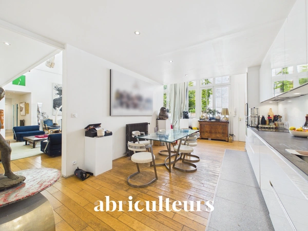Maison  de 250 m² au calme absolu avec terrasse d'exception et studio indépendant Coeur de ville proche cathédrale