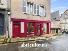 Local commercial avec terrasses<span></span>152 m²<span></span>Secteur dynamique<span></span>199 800 € TTC