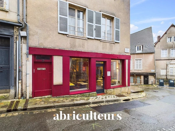 Bâtiment d’activité de 600 m²  avec stationnement privatif en vente à Chartres (28000)