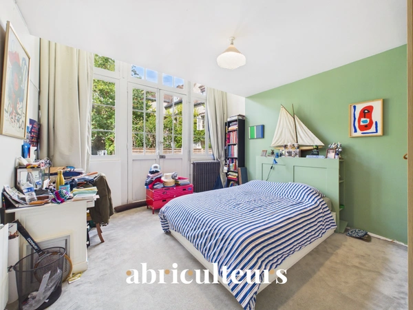 Maison  de 250 m² au calme absolu avec terrasse d'exception et studio indépendant Coeur de ville proche cathédrale