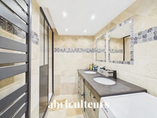 Maison chaleureuse 7 pièces, 210 m² avec grand jardin en plein centre de Gallardon