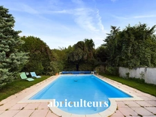 Maison familiale 5 pièces<span></span>188 m²<span></span>Saint-Symphorien-le-Château<span></span>319 950 € FAI