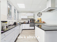 Ensemble Immobilier Rare & Polyvalent : 360 m² de Local Pro + 460 m² d'Habitation sur Terrain de + 6 000 m²