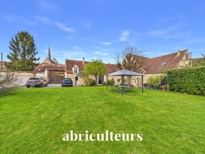 Maison chaleureuse 7 pièces, 210 m² avec grand jardin en plein centre de Gallardon