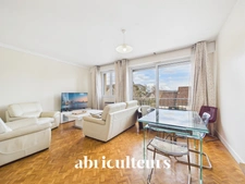 Appartement MEUBLÉ 2 pièces <span></span>49,76 m²<span></span>2e étage avec parking<span></span>Chartres