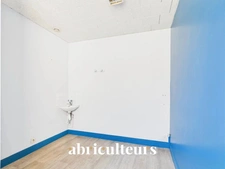 Bureaux lumineux avec vue jardin<span></span>39 m²<span></span>Centre ville de Chartres 79 000 € TTC