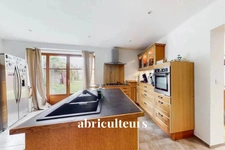 Ancien Corps de Ferme Rénové – 260 m² – Terrain 1 650 m² – 390 000 € FAI