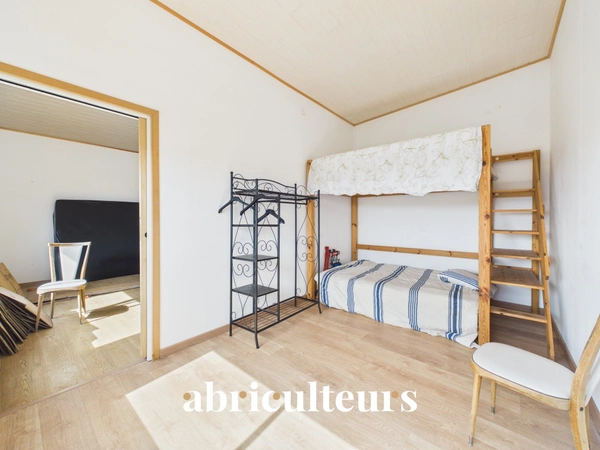 Ensemble Immobilier Rare & Polyvalent : 360 m² de Local Pro + 460 m² d'Habitation sur Terrain de + 6 000 m²