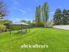 Maison chaleureuse 7 pièces, 210 m² avec grand jardin en plein centre de Gallardon