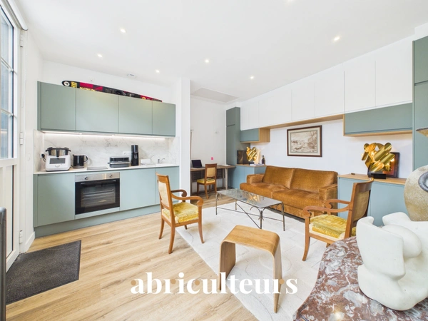 Maison  de 250 m² au calme absolu avec terrasse d'exception et studio indépendant Coeur de ville proche cathédrale