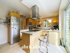 Maison familiale 5 pièces<span></span>188 m²<span></span>Saint-Symphorien-le-Château<span></span>319 950 € FAI