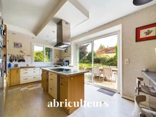 Maison familiale 5 pièces<span></span>188 m²<span></span>Saint-Symphorien-le-Château<span></span>319 950 € FAI