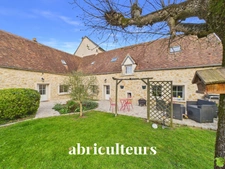 Maison chaleureuse 7 pièces, 210 m² avec grand jardin en plein centre de Gallardon