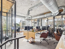 Bureaux d'Exception de 200 m² – Bordeaux Cours de la Marne Luminosité et Accessibilité PMR