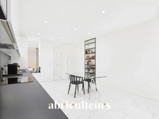 Investissement premium au cœur de Bordeaux : 128 m² rénovés dans le quartier de Pey-Berland à Bordeaux