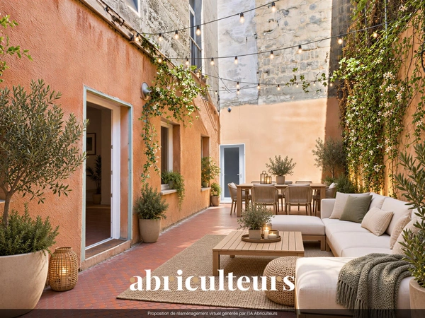 Appartement duplex avec patio privatif en vente à Bordeaux 33000
