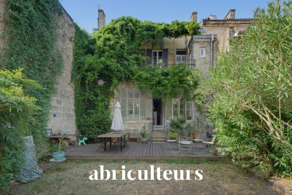 Maison bourgeoise avec jardin et terrasse en vente à Bordeaux