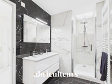 Investissement premium au cœur de Bordeaux : 128 m² rénovés dans le quartier de Pey-Berland à Bordeaux