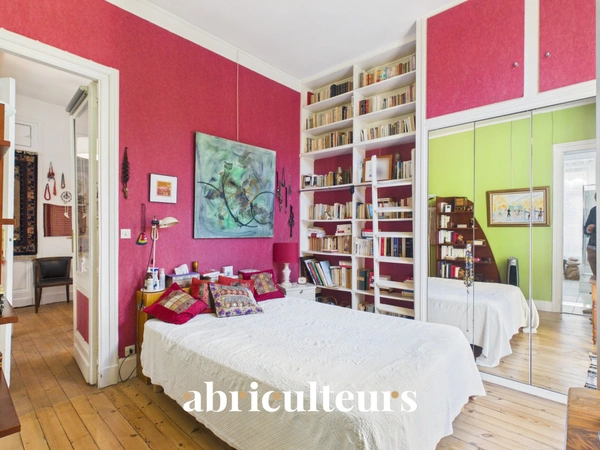 Appartement duplex avec patio privatif en vente à Bordeaux 33000