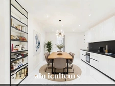 Investissement premium au cœur de Bordeaux : 128 m² rénovés dans le quartier de Pey-Berland à Bordeaux