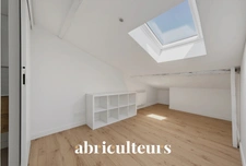 Appartement duplex lumineux grande hauteur sous plafond en vente à Bordeaux 33300