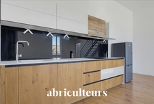 Appartement duplex lumineux grande hauteur sous plafond en vente à Bordeaux 33300