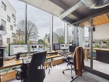 Bureaux d'Exception de 200 m² – Bordeaux Cours de la Marne Luminosité et Accessibilité PMR