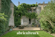 Maison de caractère avec jardin et terrasses en vente à Bordeaux 33300
