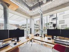 Bureaux d'Exception de 200 m² – Bordeaux Cours de la Marne Luminosité et Accessibilité PMR