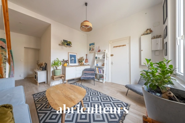 Appartement 4 pièces<span></span>62 m²<span></span>Terrasse de 18 m²<span></span>Bordeaux place saint martial