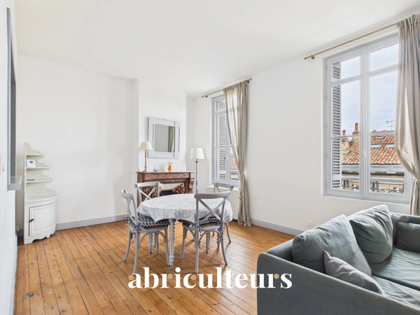 Appartement duplex lumineux en vente à Bordeaux Chartrons 33300
